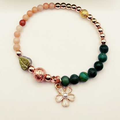 Das Blumen- und Blattarmband