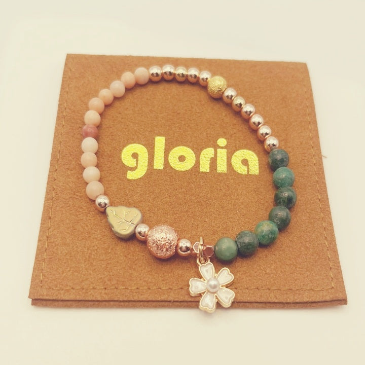 Das Blumen- und Blattarmband