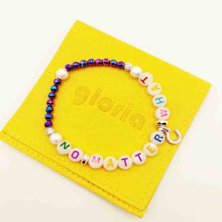 Le bracelet Peu importe ce qu'il se passe