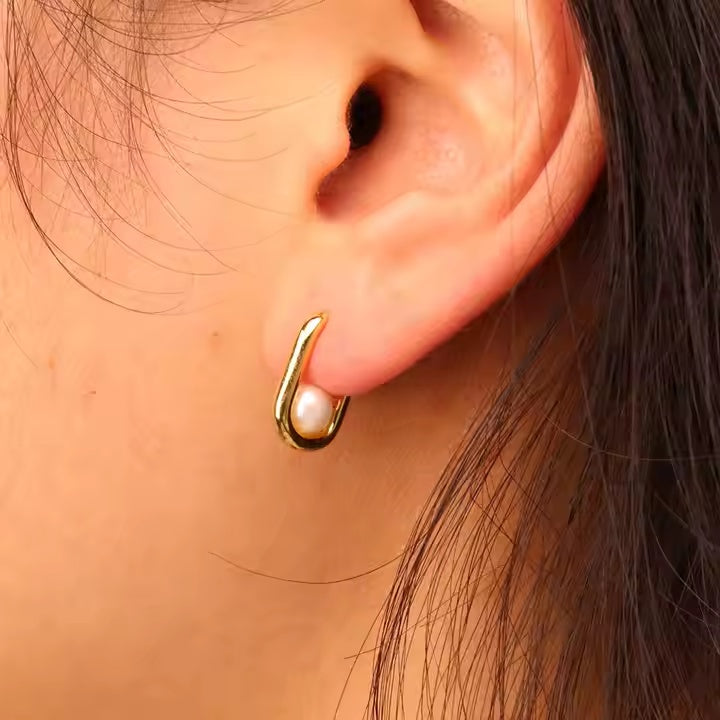 Hanging Pearl Earrings